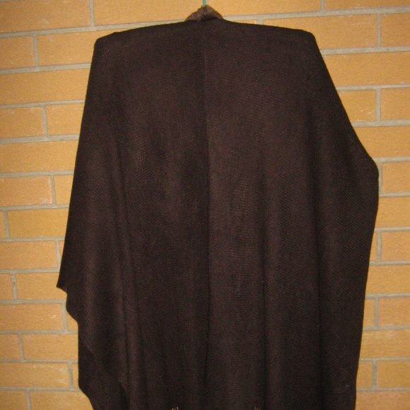 Croft And Barrow Ladies Brown Shawl/Wrap NEW WITHOUT TAGS - Picture 3 of 4